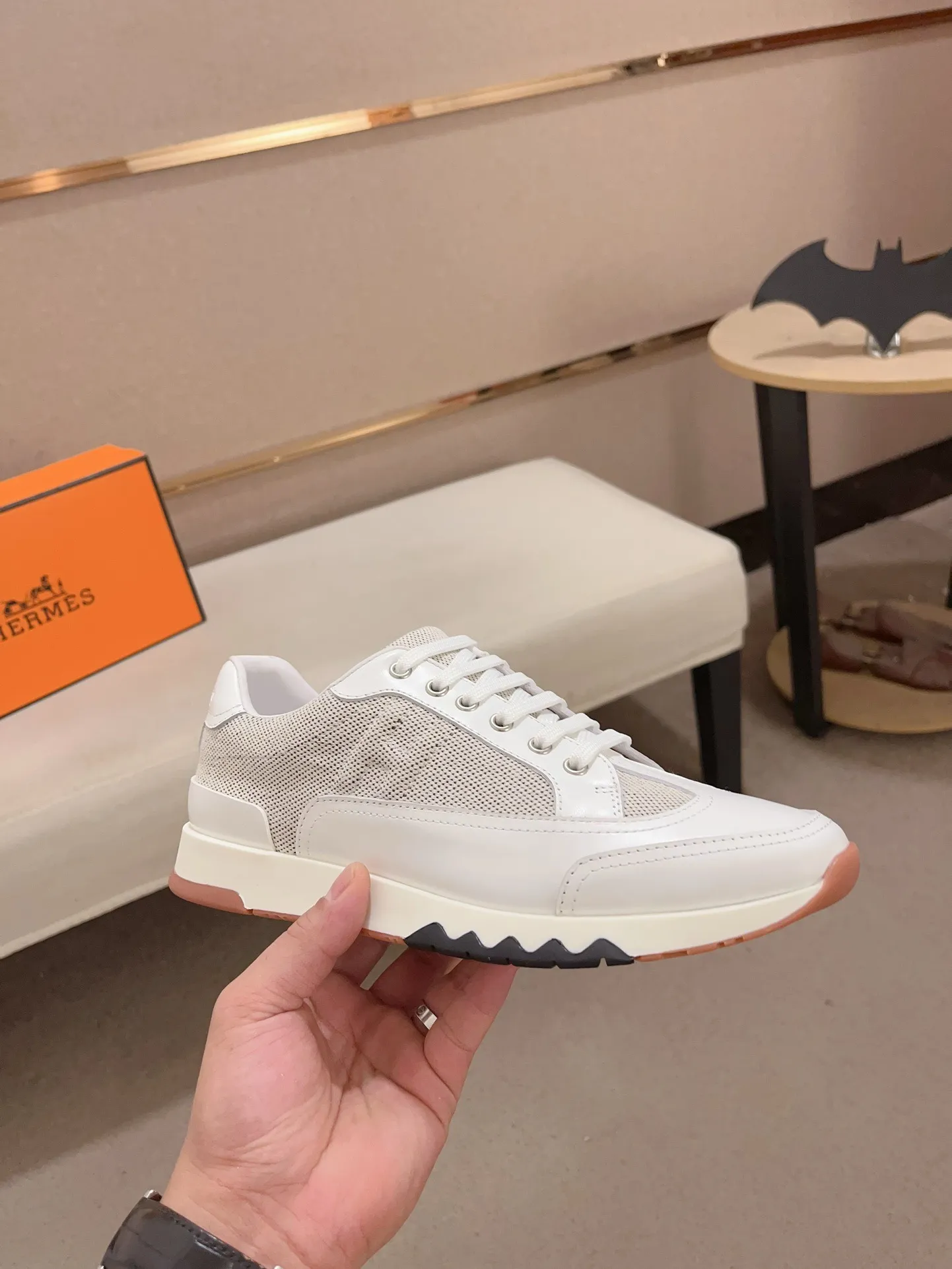 Ex-factory price: 500💰《HERMES》【Classic original single version】Hermès; top 🔝purchasing agent🔍🔍men's latest 🇺🇸sold simultaneously, original imported from Italy ▲▲first-layer cowhide ▲▲ (high-end, nobility and class) ) Exquisite workmanship (Italian 🇮🇹 imported water-dyed 🐂 cowhide lining) sole: original sole provided by the original factory, ⚠️exclusive double-layer activity·TPR·rubber·combined molded outsole; super comfortable·wear-resistant·non-slip·environmental protection The real thing is more beautiful when photographed in kind (high quality, following orders), you can come in and out at will * Number of yards: 38·39·40·41·42·43·44# (can be customized 45.)